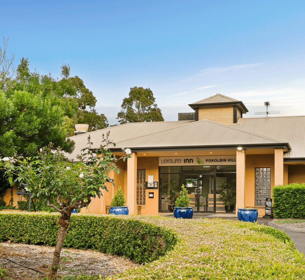 Hotel reception entrance at Leisure Inn Pokolbin Hill
